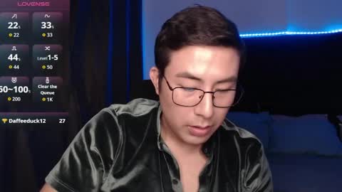 Snapshot of andrewmhilton_ chatting on March 18, 2026, 12:03 am andrewmhilton_ online show from March 18, 2026, 12:03 am