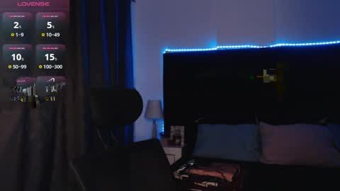Snapshot of andrewmhilton_ chatting on April 12, 2026, 4:50 am andrewmhilton_ online show from April 12, 2026, 4:50 am