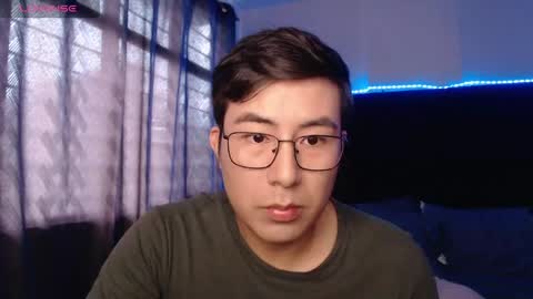 Snapshot of andrewmhilton_ chatting on May 26, 2026, 9:33 pm andrewmhilton_ online show from May 26, 2026, 9:33 pm