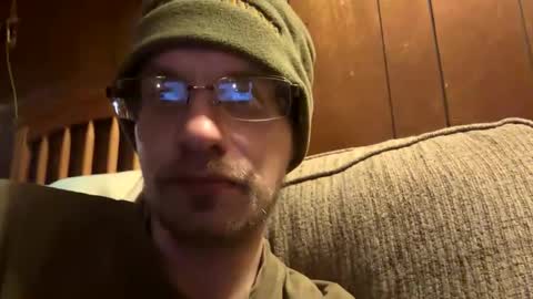 Snapshot of andrewraywv42 chatting on January 29, 2025, 6:22 am rayray32 online show from January 29, 2025, 6:22 am