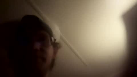 Snapshot of andrewraywv42 chatting on June 7, 2026, 3:21 am rayray32 online show from June 7, 2026, 3:21 am