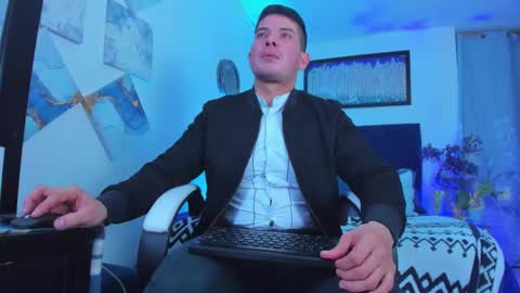 Snapshot of andrewstelee chatting on March 8, 2025, 3:06 am andrewstelee online show from March 8, 2025, 3:06 am