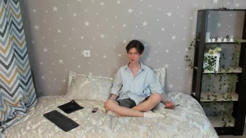 Andrew online show from December 17, 2025, 7:20 pm