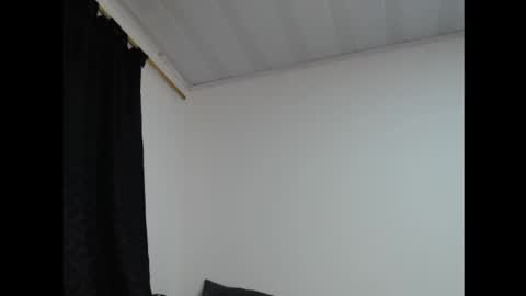 andriuhot066 online show from January 4, 2025, 12:48 am