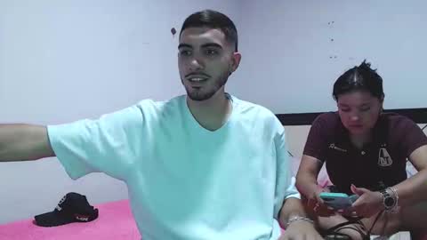 andriuhot066 online show from December 16, 2025, 6:57 pm