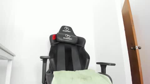 Snapshot of andromeda_02 chatting on February 6, 2025, 1:54 pm Valentina online show from February 6, 2025, 1:54 pm