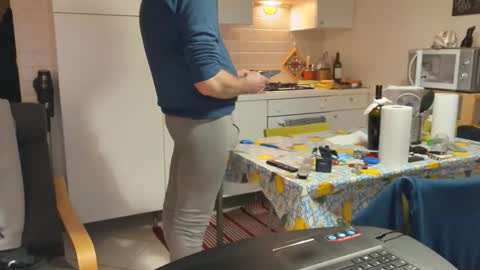 Snapshot of androx77 chatting on January 15, 2026, 6:44 pm androx77 online show from January 15, 2026, 6:44 pm