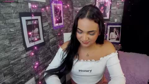 Snapshot of andrys_hot chatting on February 3, 2026, 9:42 pm Andrys online show from February 3, 2026, 9:42 pm