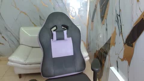 andy_dan1 online show from April 16, 2026, 9:50 pm