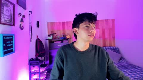 Snapshot of andy_guez_11 chatting on December 2, 2024, 9:45 am andy_guez_11 online show from December 2, 2024, 9:45 am