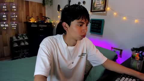 Snapshot of andy_guez_11 chatting on January 13, 2025, 9:52 am andy_guez_11 online show from January 13, 2025, 9:52 am