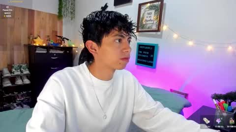 Snapshot of andy_guez_11 chatting on January 14, 2025, 9:56 am andy_guez_11 online show from January 14, 2025, 9:56 am