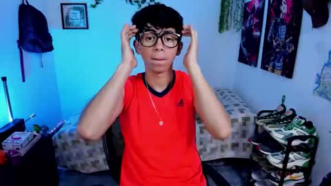 Snapshot of andy_guez_11 chatting on November 18, 2025, 9:47 am andy_guez_11 online show from November 18, 2025, 9:47 am