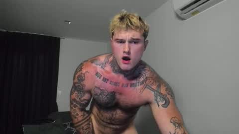 Snapshot of andy_hunk chatting on April 10, 2026, 1:00 am Andrew online show from April 10, 2026, 1:00 am