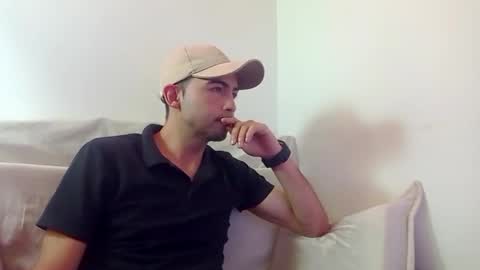 Snapshot of andy_magic_ chatting on October 14, 2025, 8:31 pm andy_magic_ online show from October 14, 2025, 8:31 pm