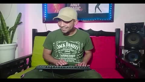 Snapshot of andy_magic_ chatting on November 23, 2025, 4:12 am andy_magic_ online show from November 23, 2025, 4:12 am