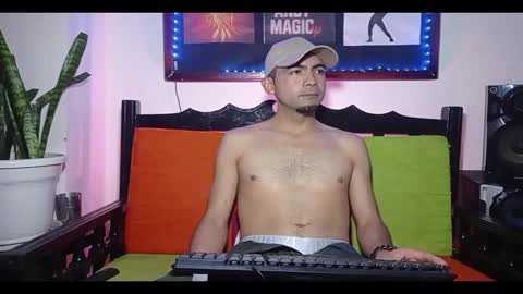 Snapshot of andy_magic_ chatting on November 25, 2025, 1:49 am andy_magic_ online show from November 25, 2025, 1:49 am