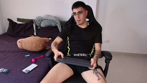 Andres online show from February 25, 2025, 8:19 pm