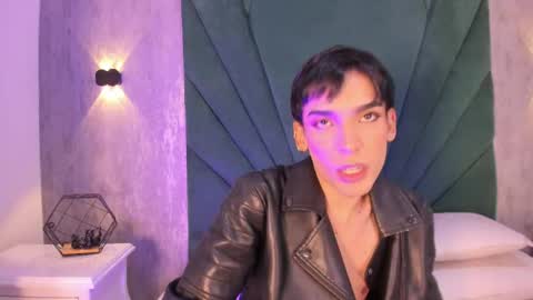 A N D Y online show from May 25, 2026, 11:49 am