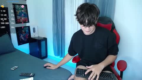 andy online show from December 26, 2024, 11:35 pm