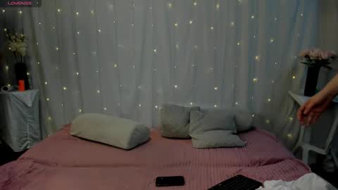 Snapshot of andyjey_ chatting on November 7, 2025, 7:14 pm Mandy and Andy online show from November 7, 2025, 7:14 pm