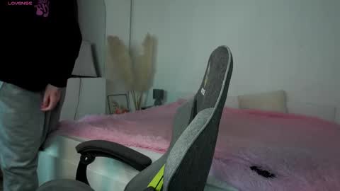 Snapshot of andyjey_ chatting on November 28, 2025, 5:37 pm Mandy and Andy online show from November 28, 2025, 5:37 pm