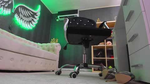 Snapshot of anemariejolie chatting on January 19, 2025, 10:39 pm Anne online show from January 19, 2025, 10:39 pm