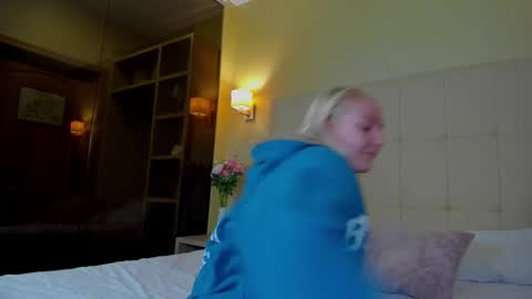 Snapshot of anet_dream chatting on December 2, 2025, 7:09 pm Anet Dream online show from December 2, 2025, 7:09 pm