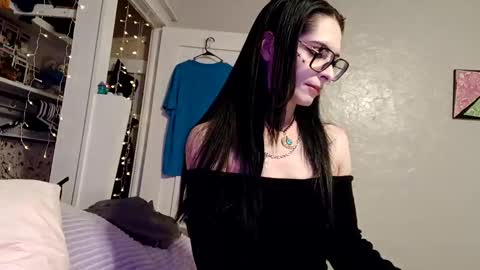 Tegan online show from November 20, 2025, 5:29 am