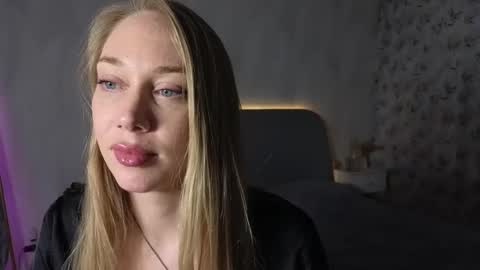 angel  blonde  online show from October 9, 2025, 5:55 pm