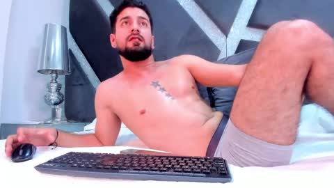 Angel  online show from May 25, 2026, 2:01 pm