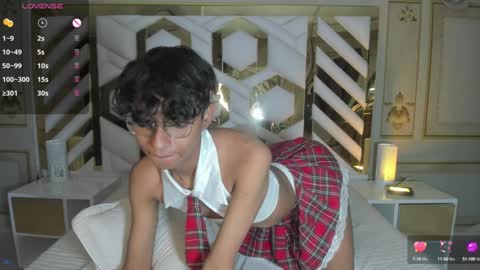 Snapshot of angel__sweet18 chatting on January 14, 2025, 10:06 am online show from January 14, 2025, 10:06 am