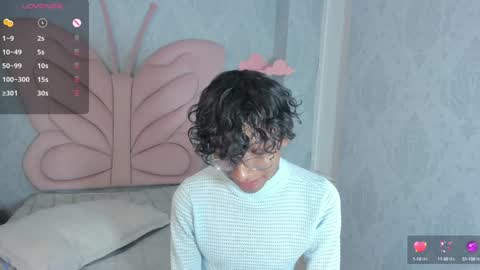 Snapshot of angel__sweet18 chatting on February 7, 2025, 3:23 am online show from February 7, 2025, 3:23 am