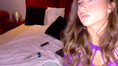 Snapshot of angel__vibe chatting on June 11, 2026, 9:57 pm angel__vibe online show from June 11, 2026, 9:57 pm
