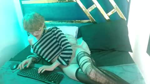 Angel  online show from March 27, 2026, 1:22 pm