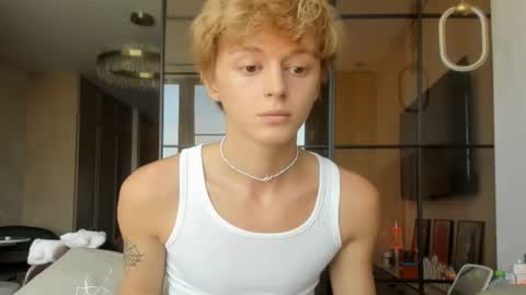 Snapshot of angel_andreww chatting on April 25, 2026, 9:45 am angel_andreww online show from April 25, 2026, 9:45 am