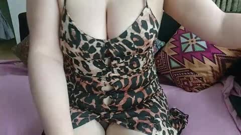 Angel coco online show from October 30, 2025, 8:27 am