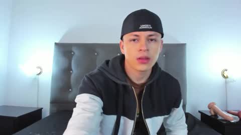 Angel Cuervo online show from December 23, 2024, 12:30 pm