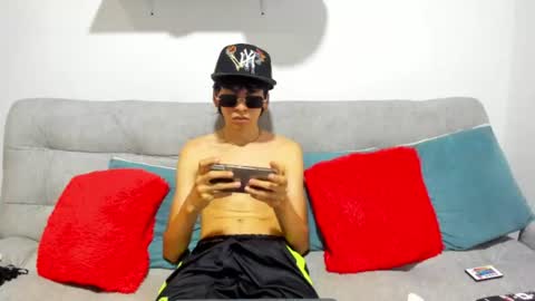 angel_dustt1 online show from June 25, 2026, 8:24 pm