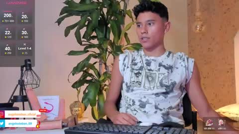 Snapshot of angel_esteban_fx chatting on February 1, 2025, 10:26 am ngel Esteban online show from February 1, 2025, 10:26 am