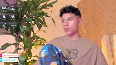 Snapshot of angel_esteban_fx chatting on February 2, 2025, 7:09 am ngel Esteban online show from February 2, 2025, 7:09 am