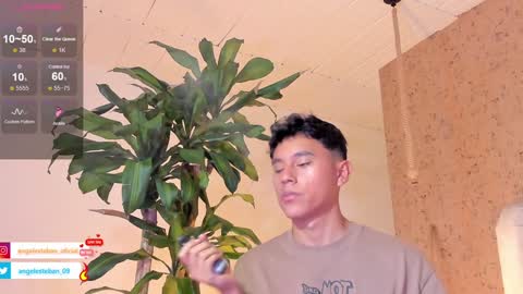 Snapshot of angel_esteban_fx chatting on February 2, 2025, 10:24 am ngel Esteban online show from February 2, 2025, 10:24 am