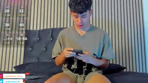 Snapshot of angel_esteban_fx chatting on February 1, 2026, 7:01 pm ngel Esteban online show from February 1, 2026, 7:01 pm