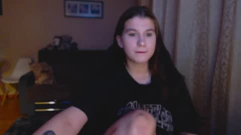 Snapshot of angel_gelya chatting on June 6, 2026, 4:01 pm Angel online show from June 6, 2026, 4:01 pm