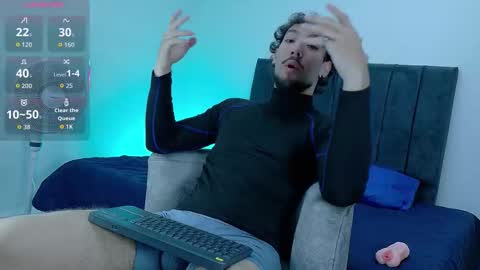 angel_kyrozz online show from February 18, 2026, 7:10 pm