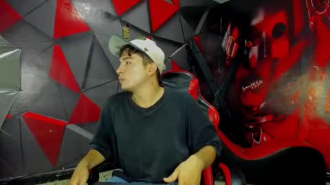 Snapshot of angel_latinboy23 chatting on November 25, 2025, 8:31 pm Angel online show from November 25, 2025, 8:31 pm