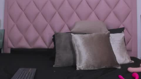 Angel  online show from December 12, 2024, 7:52 am