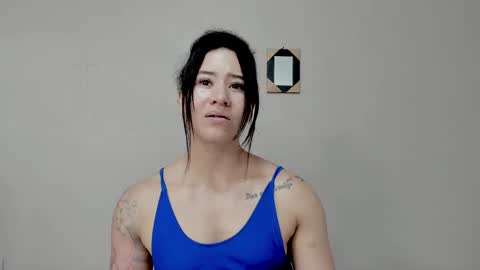 Snapshot of angel_martins chatting on October 20, 2025, 10:32 pm Angel online show from October 20, 2025, 10:32 pm