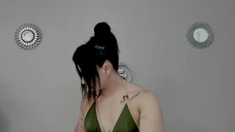 Snapshot of angel_martins chatting on October 22, 2025, 10:42 pm Angel online show from October 22, 2025, 10:42 pm