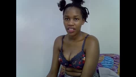 angel_mia5 online show from November 25, 2025, 6:35 am